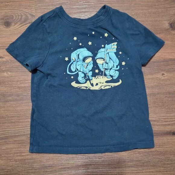 Old Navy tee - Picture 1 of 3